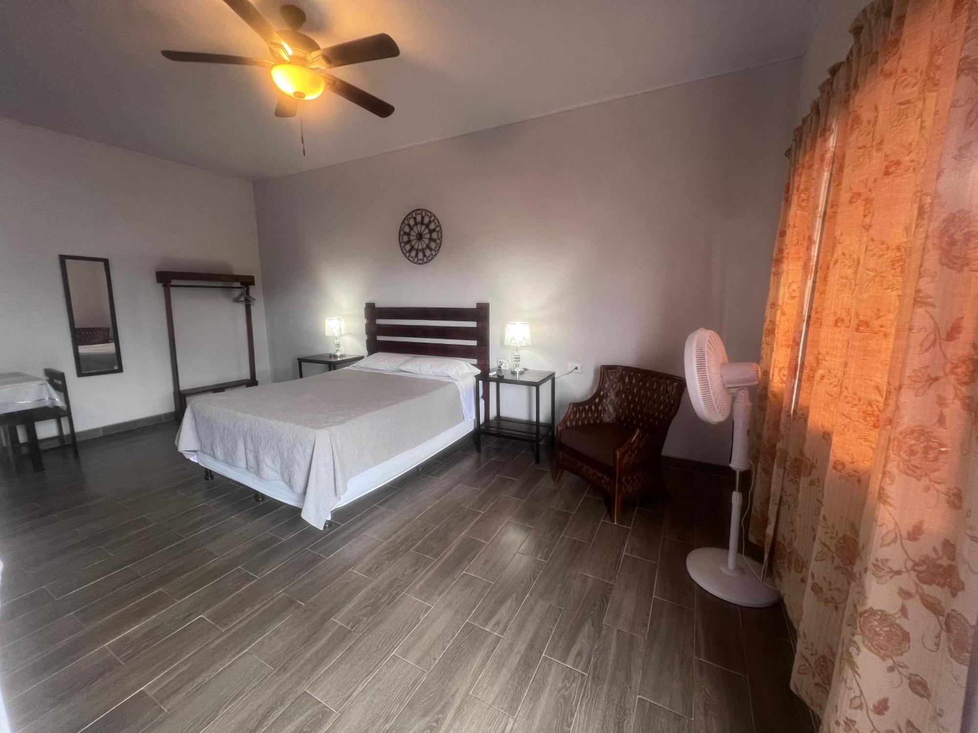 Wally'S Place Estelí Dış mekan fotoğraf